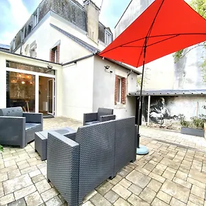  Appartement Centre Historique Cour Et Garage Prives