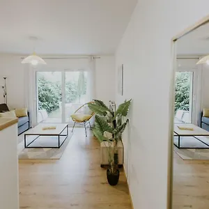 4 Couchages + Jardinet +parking Apartamento